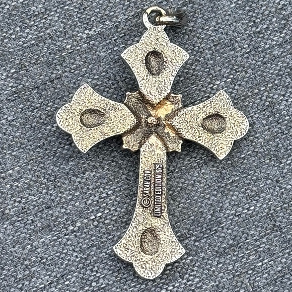 Vintage 1975 Sarah Coventry Cross Pendant! - Picture 6 of 7